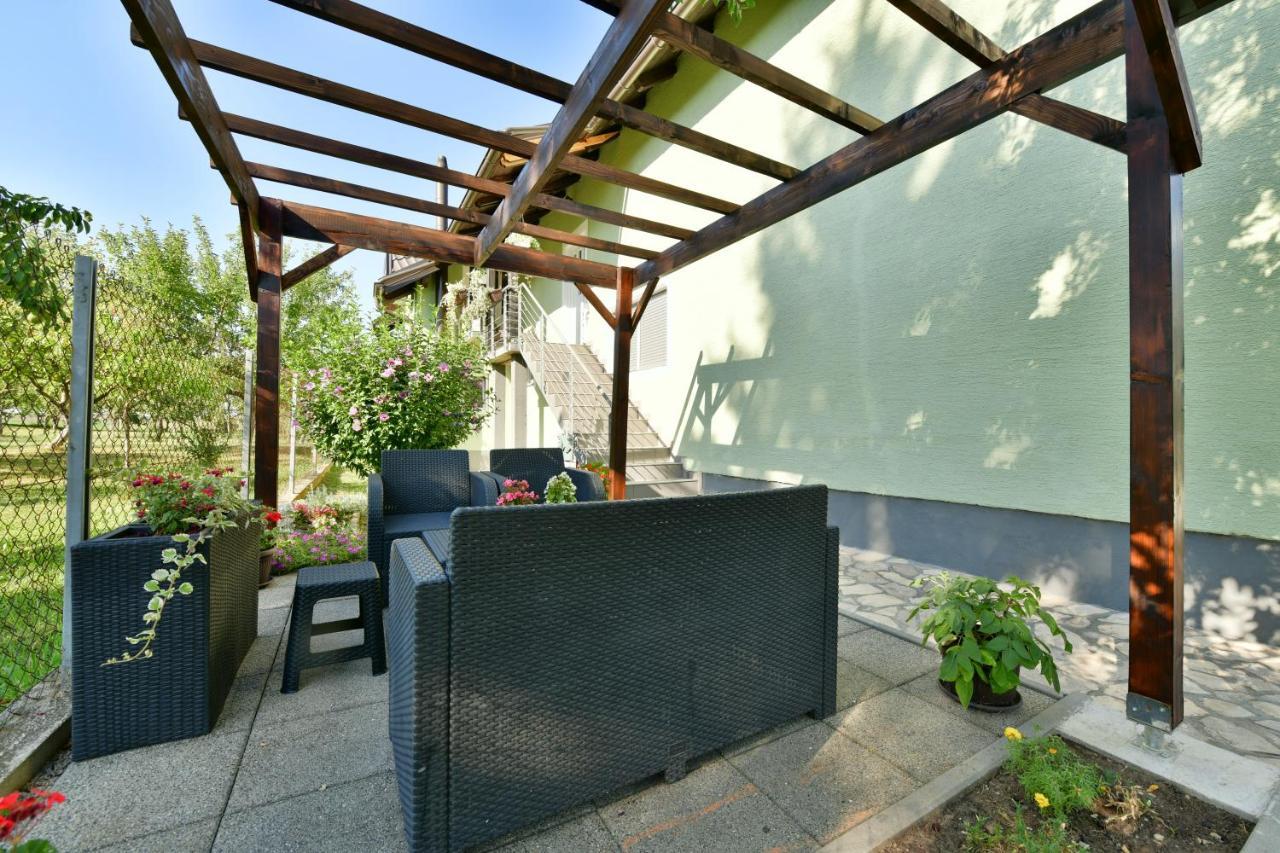 Guest House Jagoda Раковица Екстериор снимка